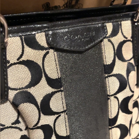 Coach Shoulder Bag in signature Jacquard...Good used condition - Picture 9 of 14